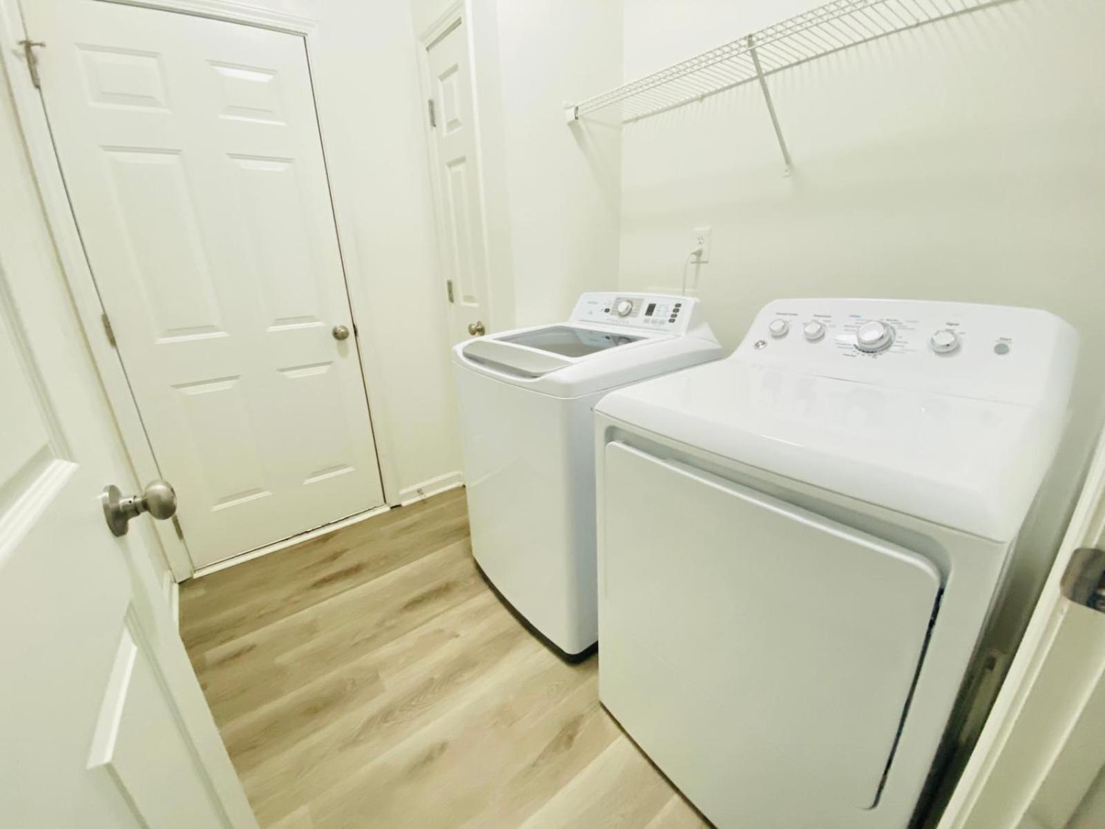 Spacious Room With Shared Bathroom Raleigh Exteriör bild