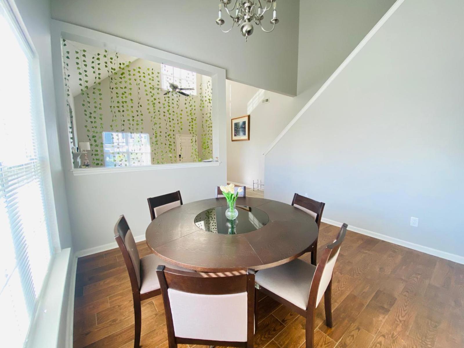 Spacious Room With Shared Bathroom Raleigh Exteriör bild